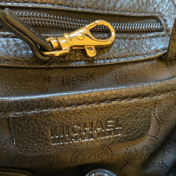 Michael Kors Camden gorgeous Leather handbag. Very good cond. - Picture 4 of 5